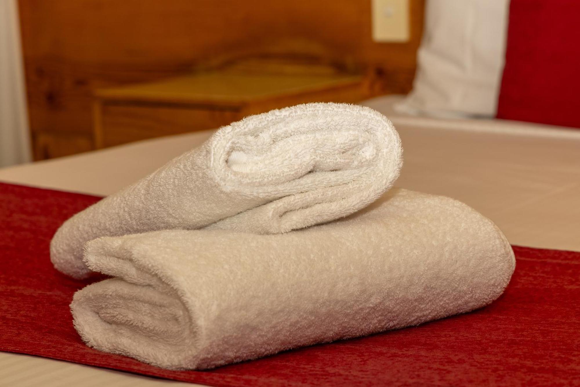 All Travellers Motor Inn Кунабарабран Екстериор снимка