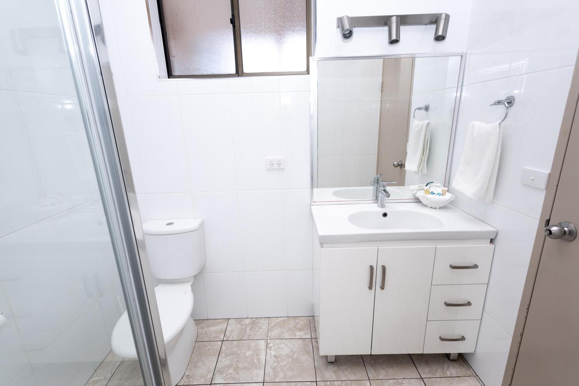 All Travellers Motor Inn Кунабарабран Екстериор снимка